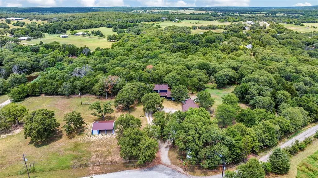 717 Woodbine Estates Road, Gainesville, TX 76240