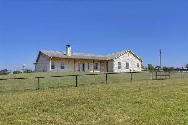 293 County Road 1111, Decatur, TX 76234