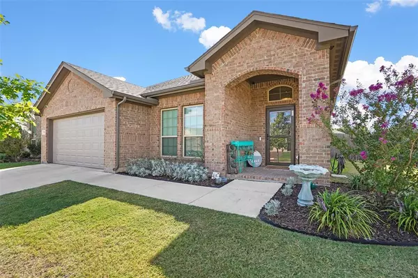 Azle, TX 76020,221 Angelina Court