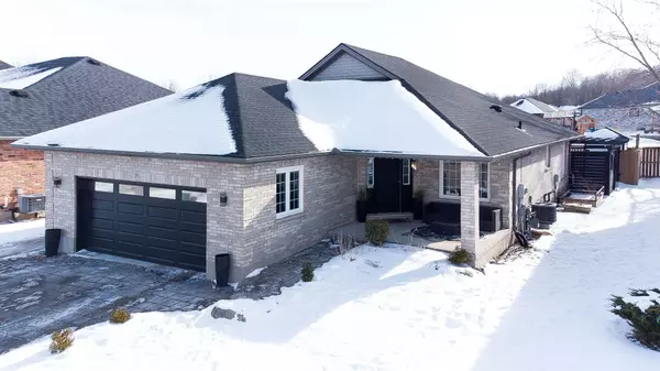 292 THORN DR, Strathroy-caradoc, ON N7G 4E1