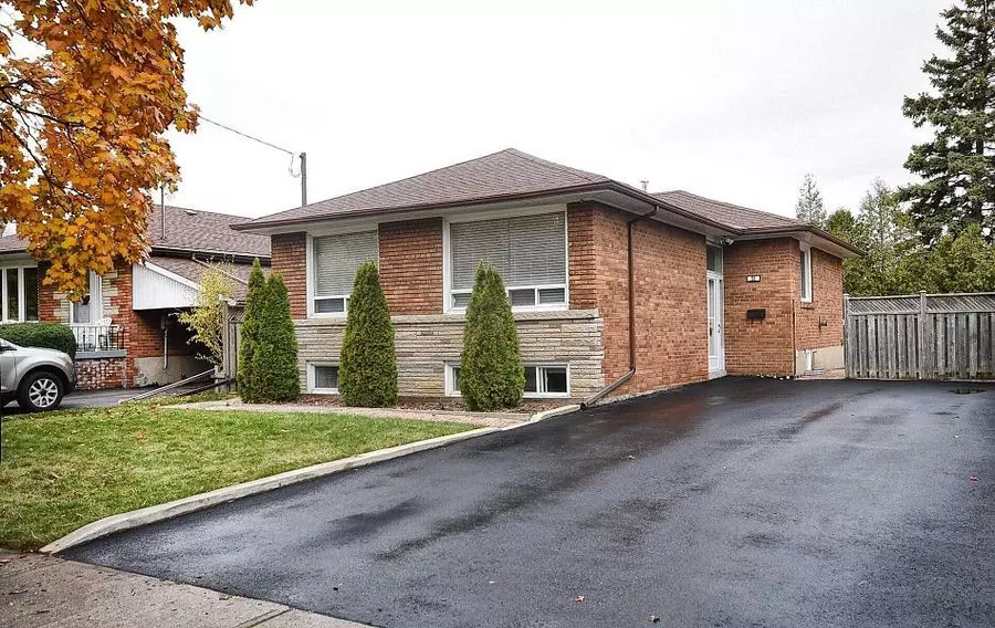 Toronto E09, ON M1G 1V8,56 Shawford CRES #Main