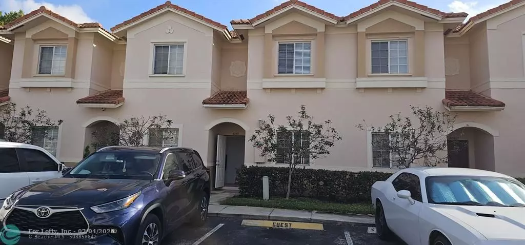 Tamarac, FL 33321,8866 N Isles Cir