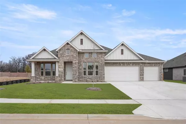 805 Topaz Trail, Azle, TX 76020