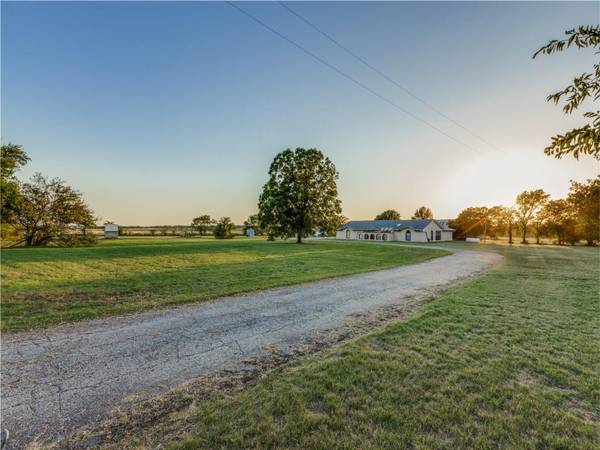 1483 Block Road, Gunter, TX 75058