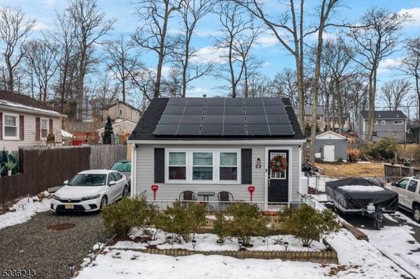 22 Roosevelt Trl, Hopatcong Boro, NJ 07843