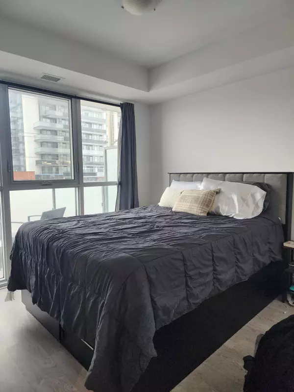 Oshawa, ON L1L 0R2,2550 Simcoe ST N #411