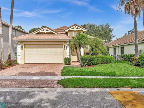 156 Mulberry Grove Rd, Royal Palm Beach, FL 33411