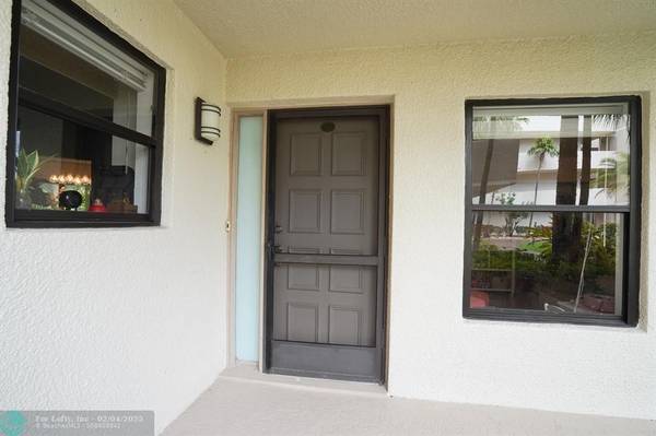 Boca Raton, FL 33433,5800 Camino Del Sol  #105