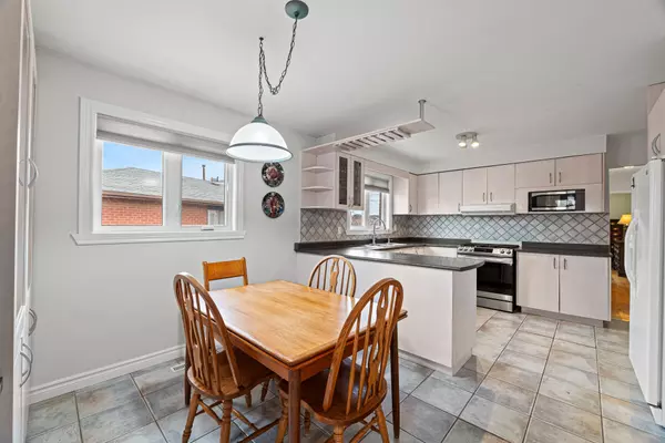 Mississauga, ON L4W 3C2,4254 Poltava CRES