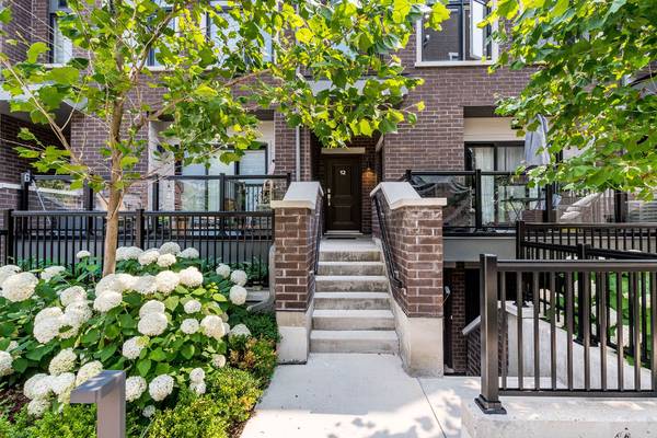 66 Long Branch AVE #12, Toronto W06, ON M8W 3J4