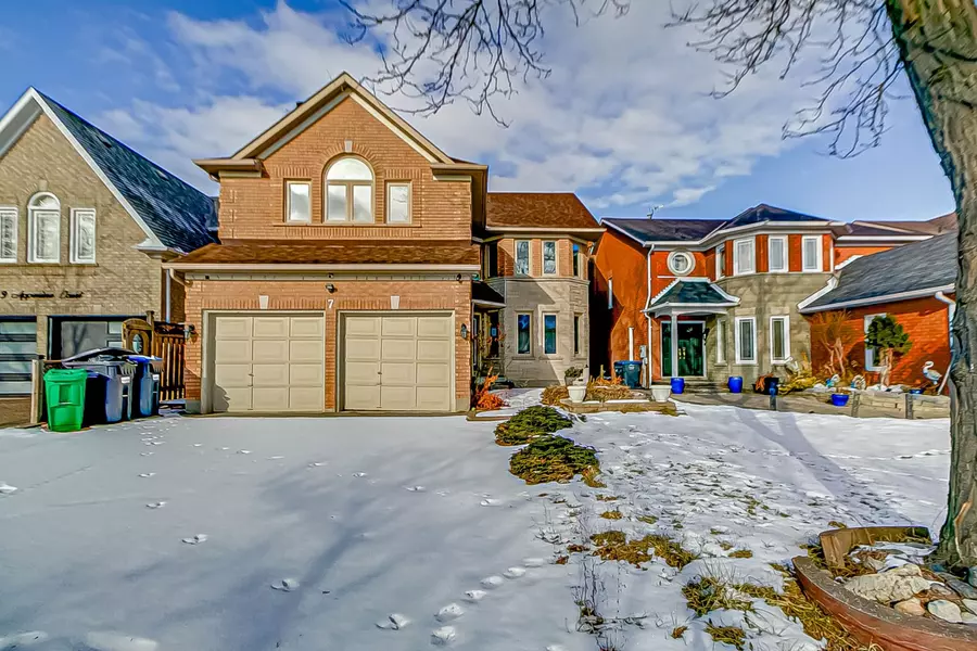 7 Appenine CT, Brampton, ON L6R 1H4