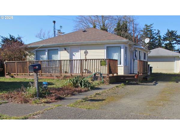 456 N CAMMANN ST N, Coos Bay, OR 97420