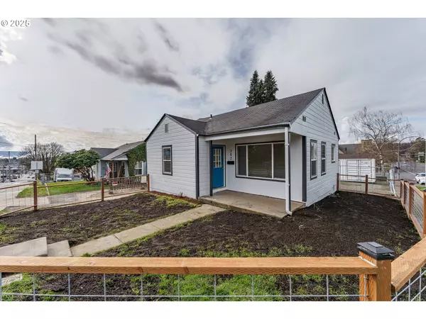 307 N 5TH AVE, Kelso, WA 98626