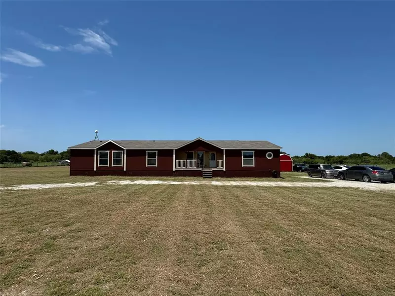 415 Lake Whitney Drive, Whitney, TX 76692