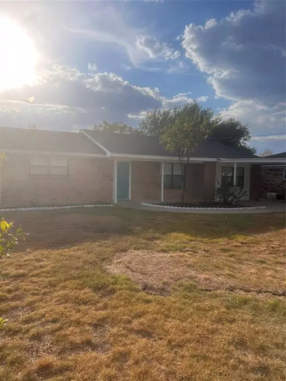 2314 Clow Street, Coleman, TX 76834