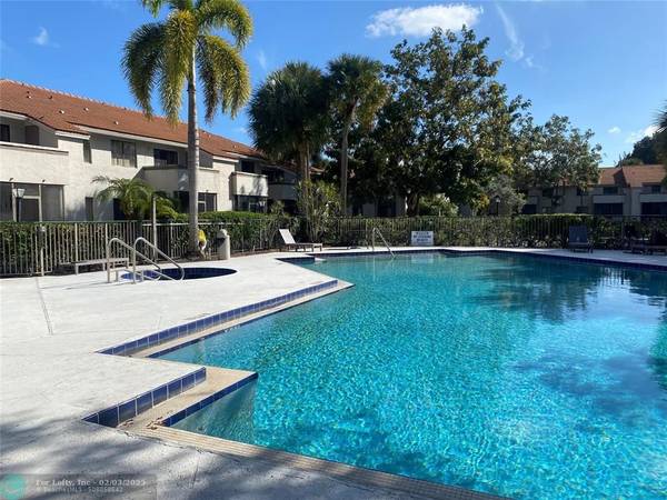 3228 Coral Lake Lane  #3228, Coral Springs, FL 33065