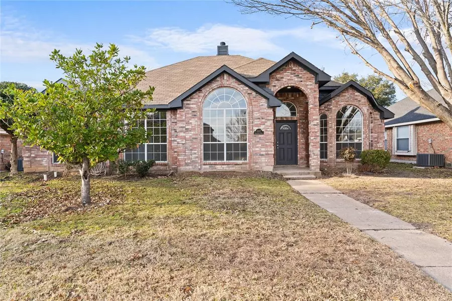 2217 Tanglewood Street, Mesquite, TX 75181