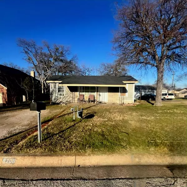 8208 Kender Lane, White Settlement, TX 76108