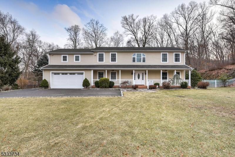 49 Mathews Ave, Riverdale Boro, NJ 07457