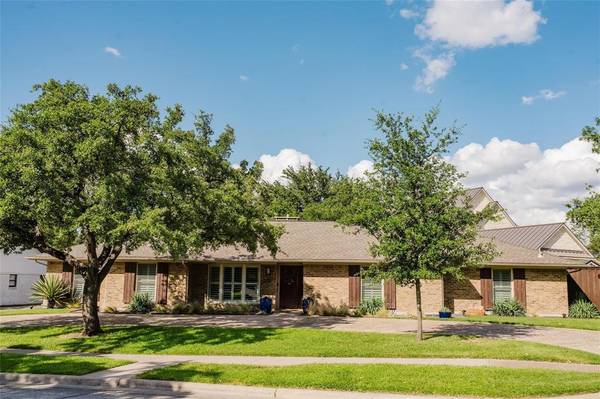 3257 Brookhaven Club Drive, Farmers Branch, TX 75234