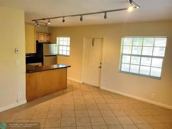 Wilton Manors, FL 33334,2660 NE 8th Ave  #219