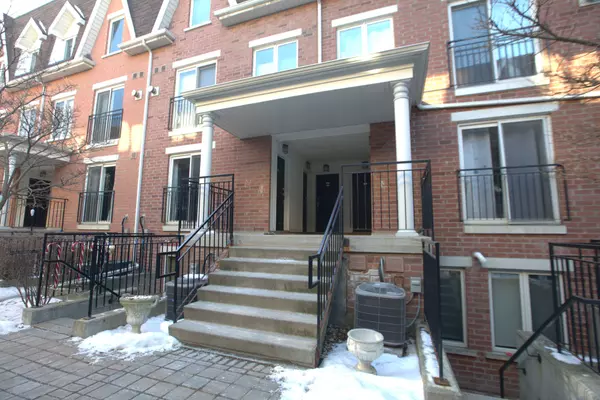 Toronto W01, ON M6K 1X2,10 Laidlaw ST #727