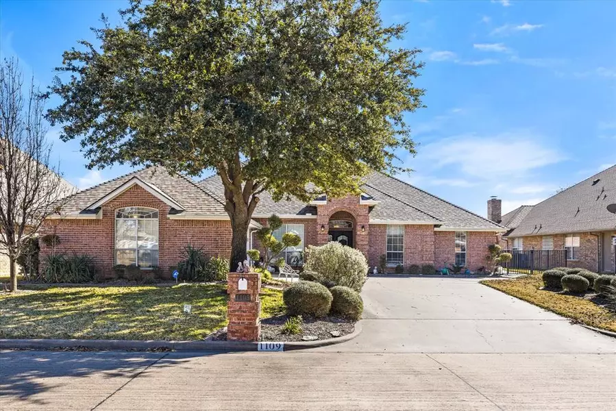 1109 Mallard Court, Granbury, TX 76048