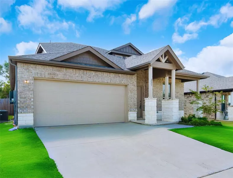 223 Knoll Pines Drive, Terrell, TX 75160