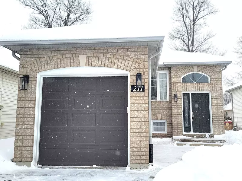 211 Dyer DR, Wasaga Beach, ON L9Z 1E5