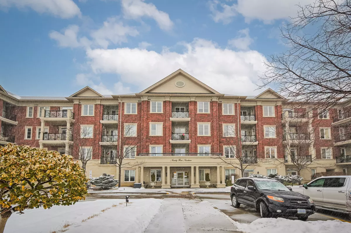 Vaughan, ON L6A 4A2,9519 Keele ST #317