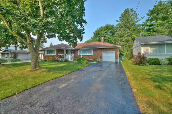 Niagara Falls, ON L2G 2C9,6361 CLARE CRES