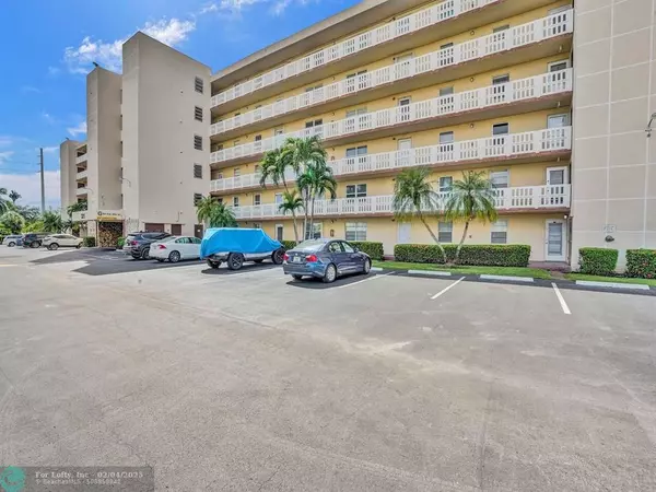 Dania Beach, FL 33004,321 SE 3rd St  #107G