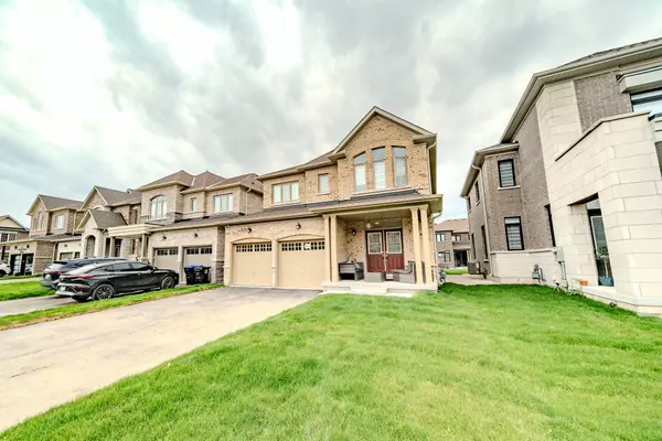 Bradford West Gwillimbury, ON L3Z 4K1,169 Ferragine CRES