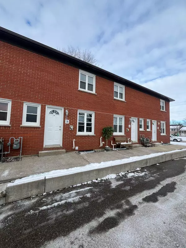 Lambton Shores, ON N0N 1G0,205 Fane ST #3 b