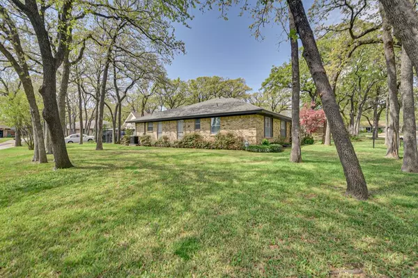 Arlington, TX 76016,4726 Oak Valley Drive