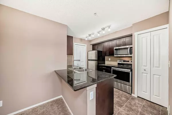 Calgary, AB T2X2B9,81 Legacy BLVD SE #2310