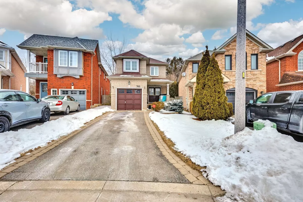 Pickering, ON L1X 2V8,746 Swan PL