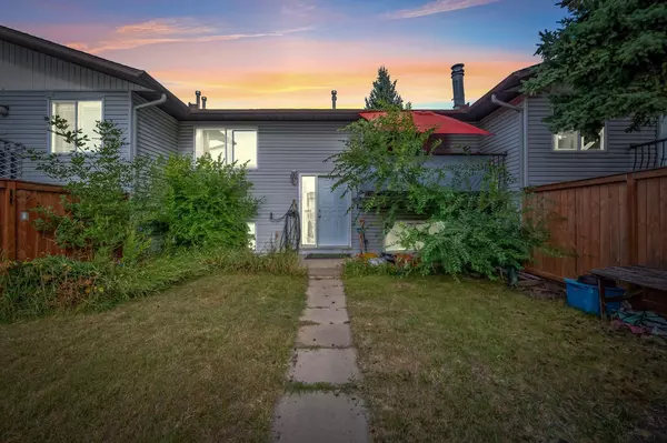 1407 44 ST SE #C, Calgary, AB T2A5E6