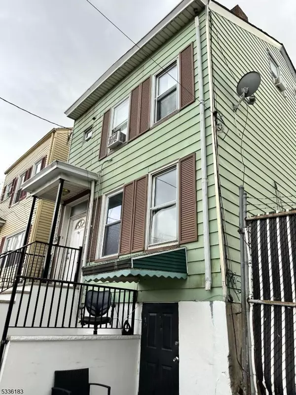 32 Erie St, Paterson City, NJ 07524