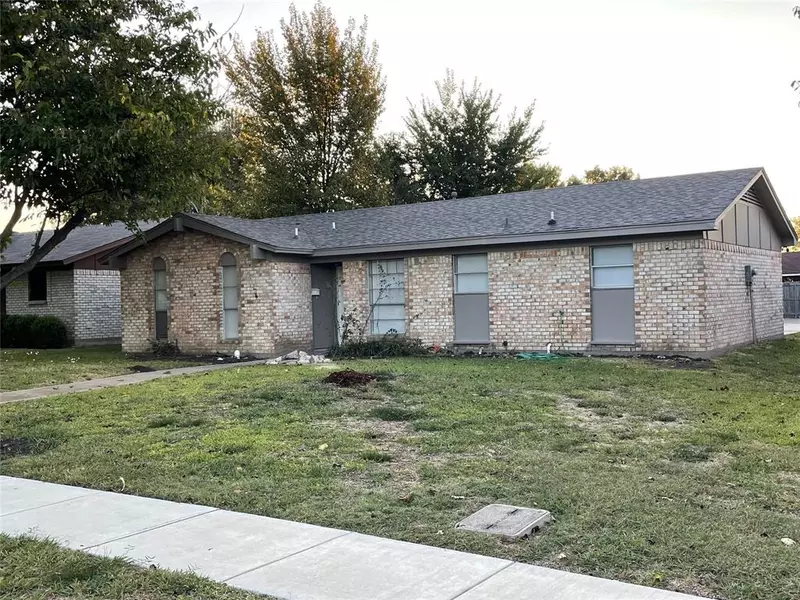 902 E Oates Road, Garland, TX 75043