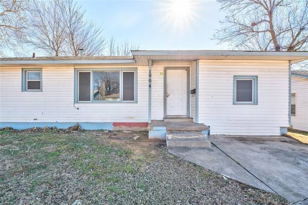 1004 S Locust Drive, Midwest City, OK 73110