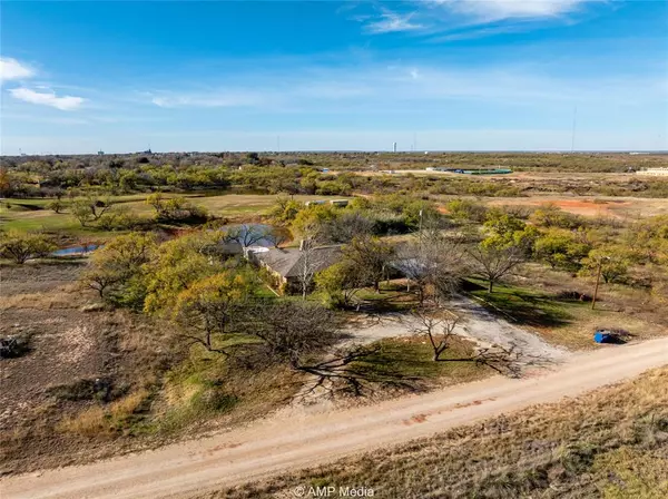 206 Spoon Drive, Stamford, TX 79553