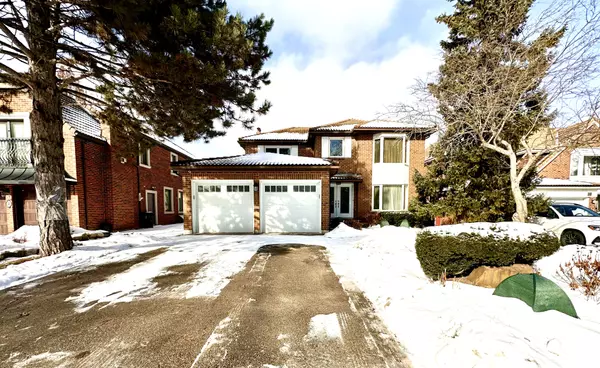 6 Carriage LN, Toronto C07, ON M2R 3V6