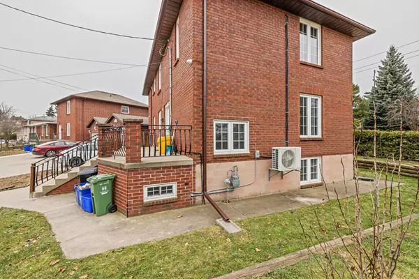 Hamilton, ON L9C 6L2,107 Horning DR #MAIN