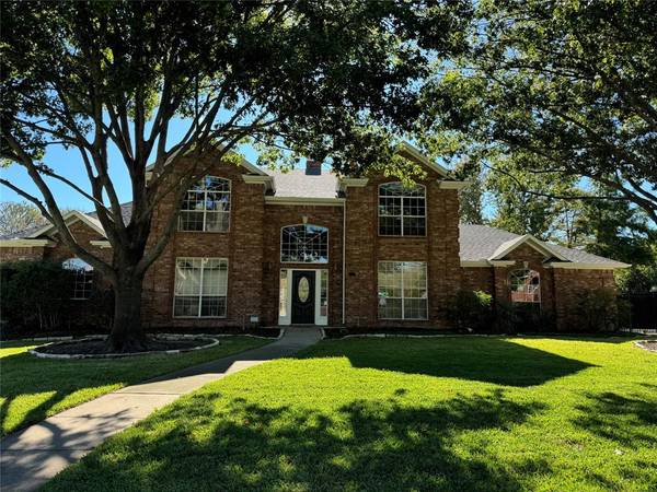 110 E Chapel Downs Drive, Southlake, TX 76092