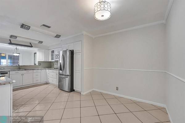 Boca Raton, FL 33496,9203 Boca Gardens Cir  #B