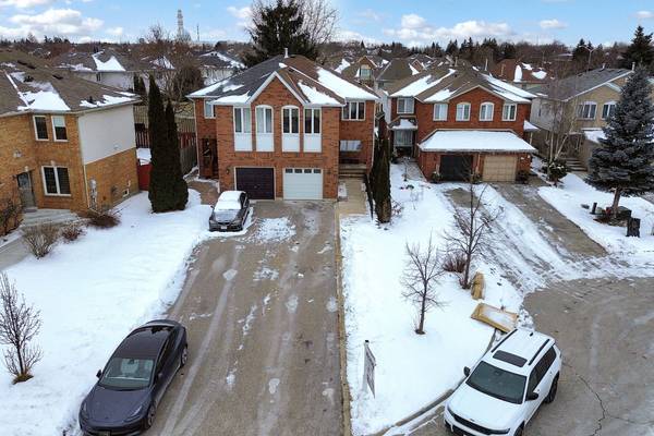 Brampton, ON L6Z 4S6,52 Brower CT