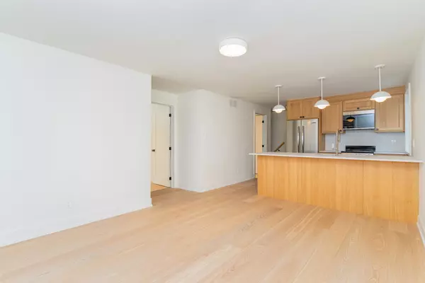 111 Boulton AVE ##Upper, Toronto E01, ON M4M 2J4