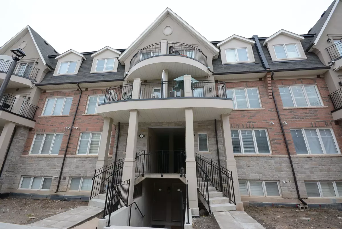 Oakville, ON L6M 0J7,2420 Baronwood DR #03-03