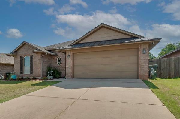 2332 Turtlewood River Road, Midwest City, OK 73130